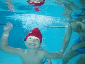 472644_319485048126521_1198702781_o